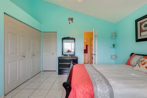 House (2 Bedrooms) | Interior - Lakefront Sanford Home w/ Community Pool (Sanford)