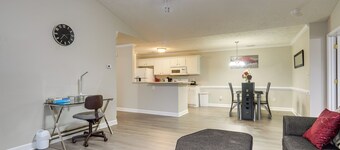 9 Mi to Dtwn: Couple's Retreat in Fayetteville!