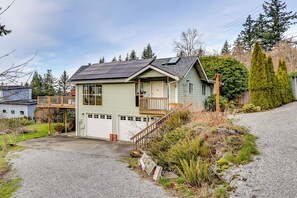 Interior - Walk to Lake Padden: Bellingham Home w/ Deck (Bellingham)