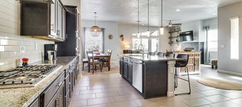 Convenient Albuquerque Escape w/ Yard: Off I-25!