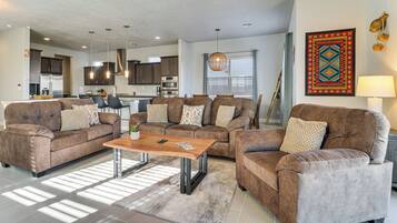 House (3 Bedrooms) | Interior