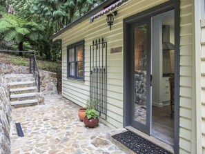 Exterior detail - Kallista Gatsby Cottage (Kallista)