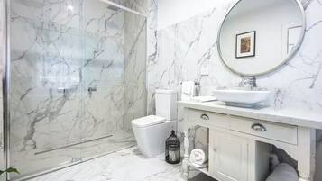 Shower, towels