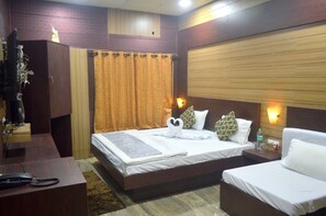 Executive Double Room, City View | Desk, free WiFi - Hotel Dhingra Residency jabalpur (Jabalpur)