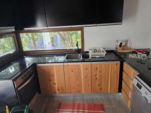 Apartment, 1 Queen Bed with Sofa bed, Kitchen, Garden View | Private kitchen - Quinta do Abacate (Angra do Heroismo)