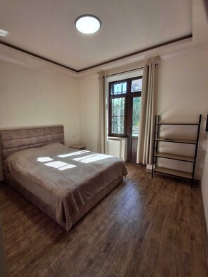 Iron/ironing board, WiFi, bed sheets - Nar Dos fully equipped vacation home in the center for families or groups (Yerevan)