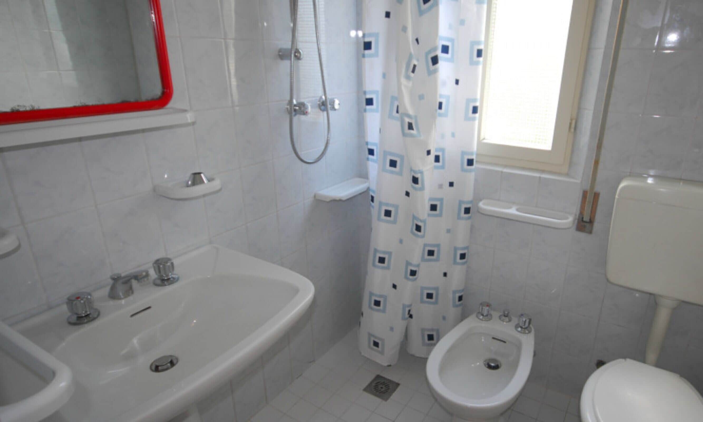 Villa, 2 Bedrooms, Garden View | Bathroom amenities