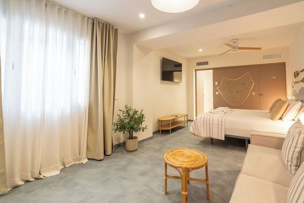 Deluxe Double Room | Desk, free WiFi