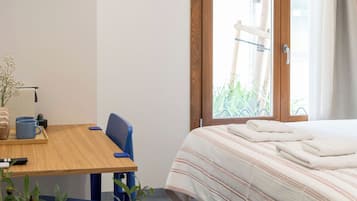 Double Room | Desk, free WiFi