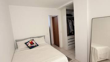 1 quarto, Wi-Fi de cortesia, roupa de cama