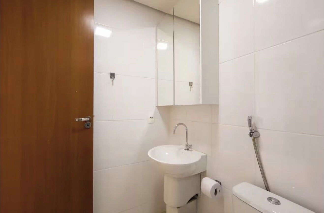 Toalhas de banho, papel higiênico