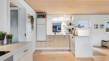 Fridge, dishwasher, cookware/dishes/utensils