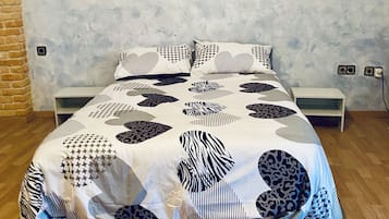 4 slaapkamers, een strijkplank/strijkijzer, internet, beddengoed