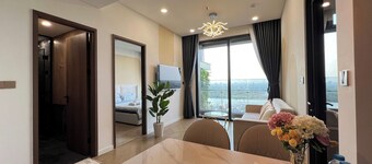 LUMIÈRE Riverside Premier Residence