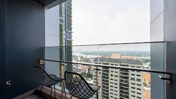 Deluxe Apartment, 2 Bedrooms, Balcony, River View | Balcony