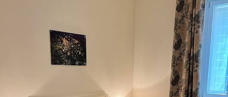 Bureau, fer et planche à repasser, Wi-Fi gratuit, draps fournis