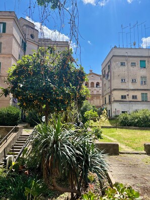Property grounds - Cozy apartment in the heart of Garbatella, close to the metro, fast Wi-Fi (Roma)