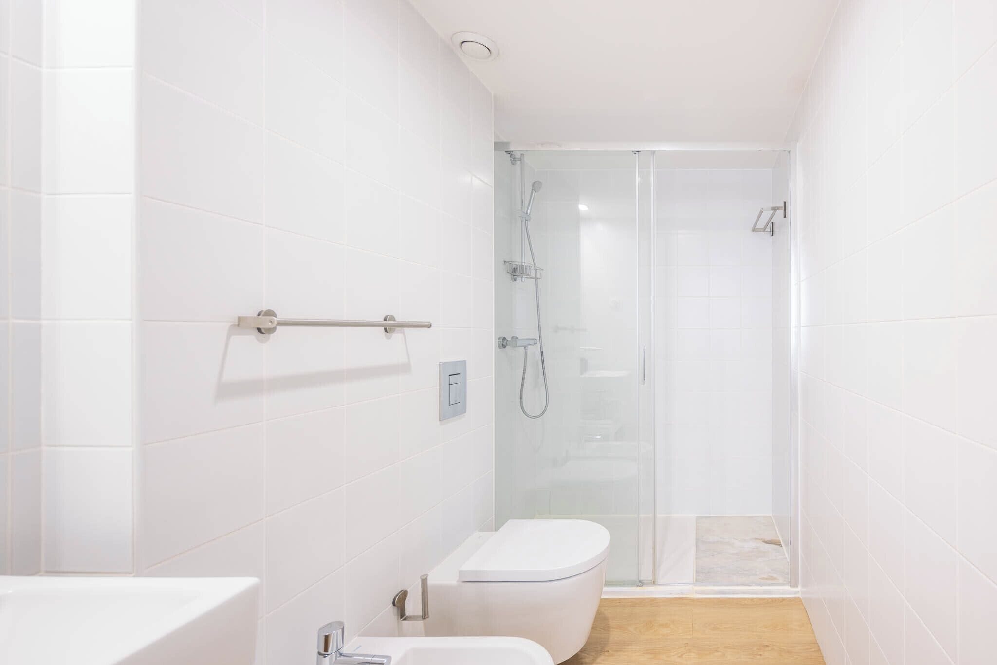 Shower, free toiletries, hair dryer, towels