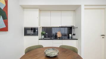 Family Studio | Private kitchen | Fridge, microwave, stovetop, dishwasher