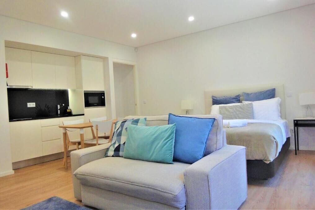 Monolocale Deluxe | Copriletto in piuma, Wi-Fi gratuito, lenzuola