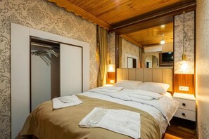 In-room safe, blackout drapes, soundproofing, iron/ironing board - CANDY BOUTIQUE (İstanbul)