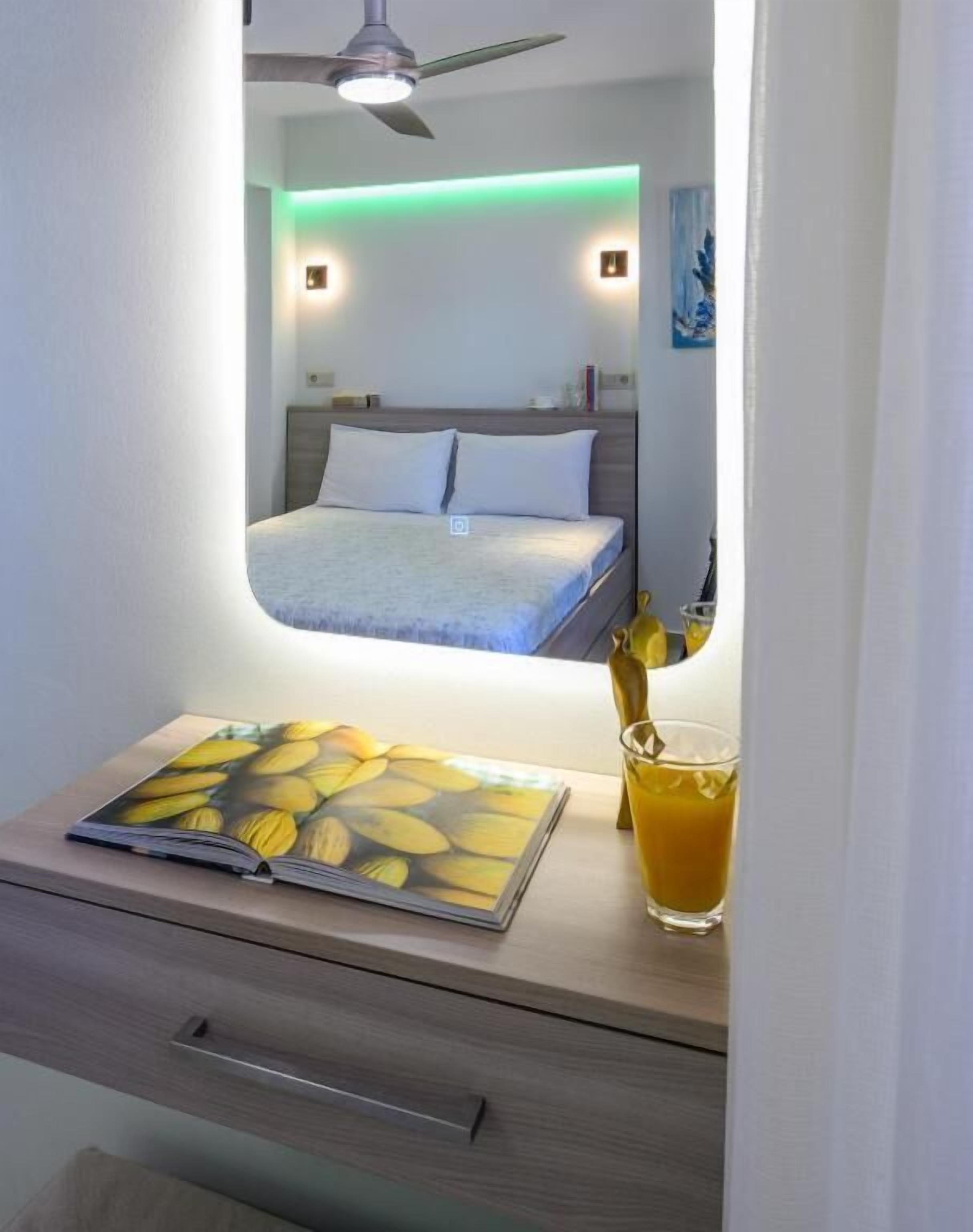 Deluxe Studio, Balcony, Partial Sea View | Free WiFi