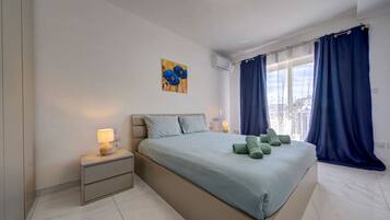 Desk, iron/ironing board, travel crib, WiFi