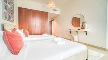 Executive appartement, 2 slaapkamers, balkon, uitzicht op de stad | Een strijkplank/strijkijzer, gratis wifi