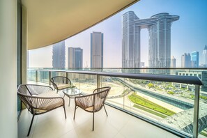 Deluxe appartement, 2 slaapkamers, balkon, uitzicht op stad | Uitzicht vanaf balkon