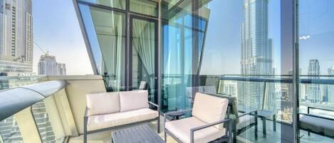 Luxury Apartment, 3 Bedrooms, Balcony, City View | Property grounds
