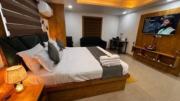 Executive Room | Down duvets, iron/ironing board, free WiFi