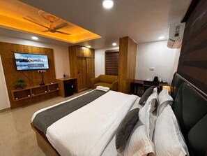 Executive Room | Down comforters, iron/ironing board, free WiFi - Stayvilla Prime (Ranchi)
