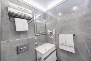 Basic Single Room | Bathroom - Bond Hotel İstanbul (İstanbul)