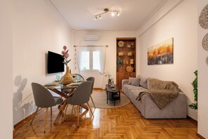 Living area - Miss H Haven (Athina)