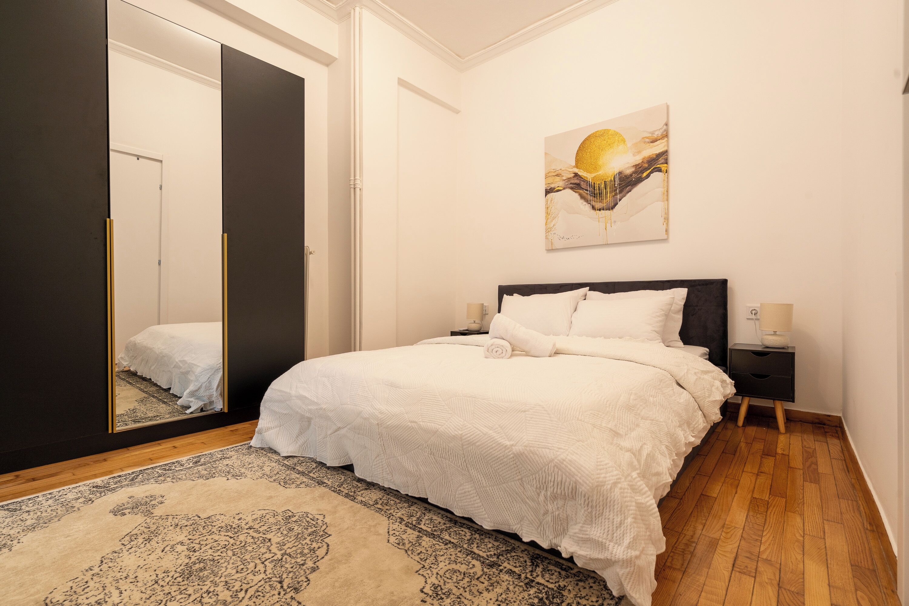 Iron/ironing board, WiFi, bed sheets