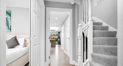 Grand 5 Bedrooms and 2 Bath Birmingham Home