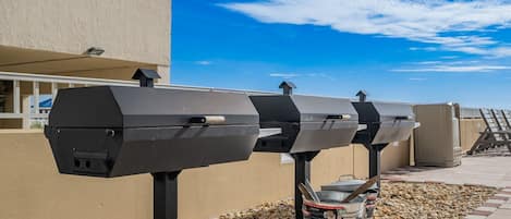 Condo, 3 Bedrooms | Property grounds