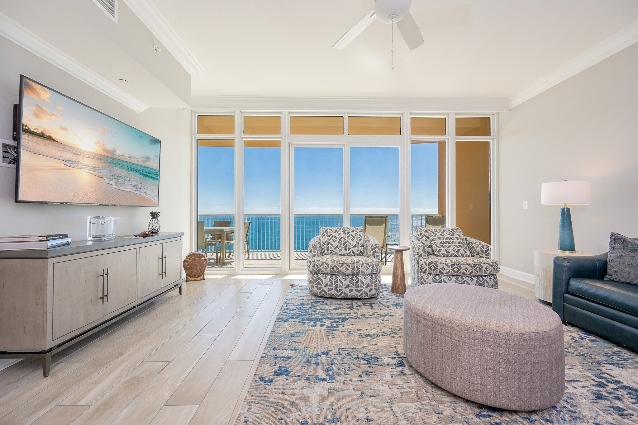 Condo, 3 Bedrooms | Living area