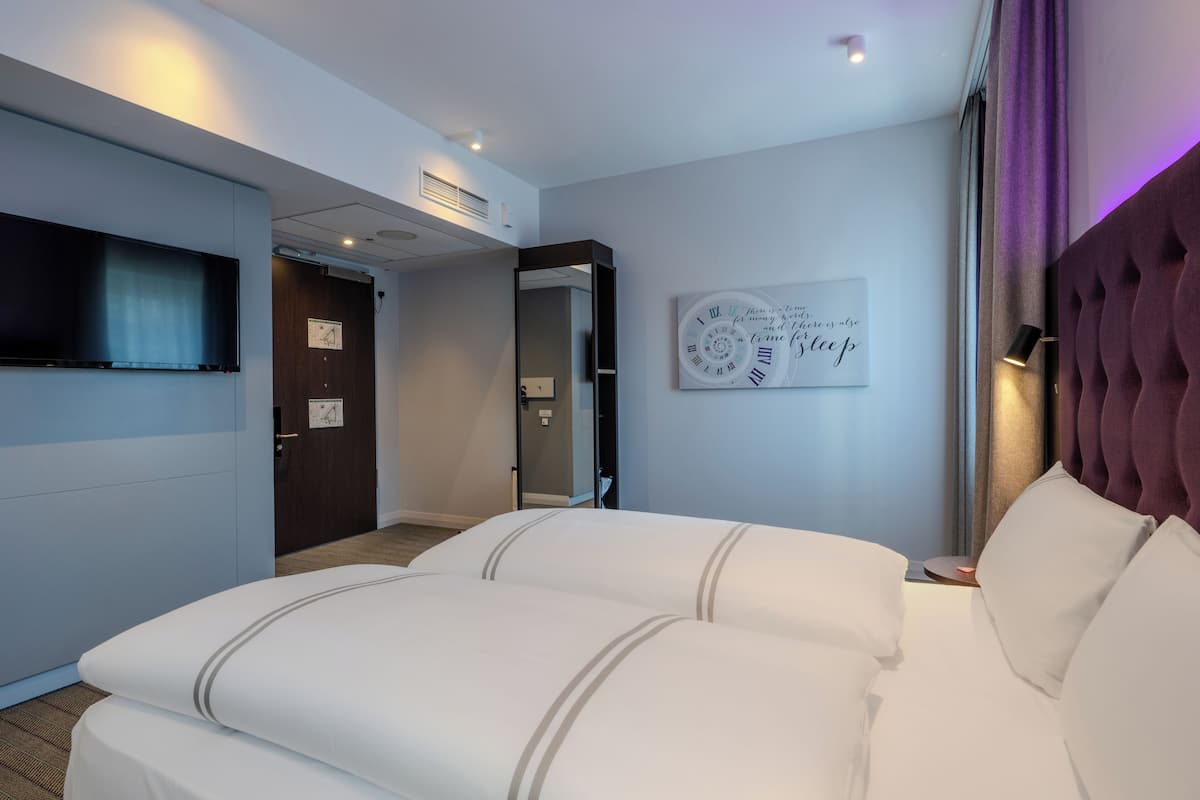 Double Room, Roll-in Shower | Free WiFi