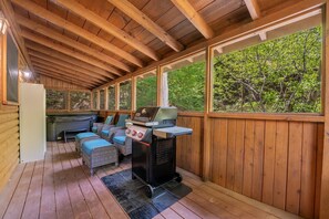 Cabin, 2 Bedrooms | Property grounds - Er39 2 Bedroom Cabin (Pigeon Forge)