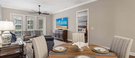 Condo, 2 Bedrooms | Dining