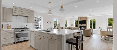 Dishwasher, coffee/tea maker, toaster