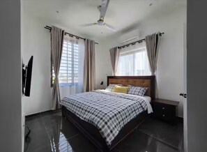 Bed sheets - Cozy 2-bedroom + 1 hall house in charming Madina Estate in Accra with AC. (Madina)