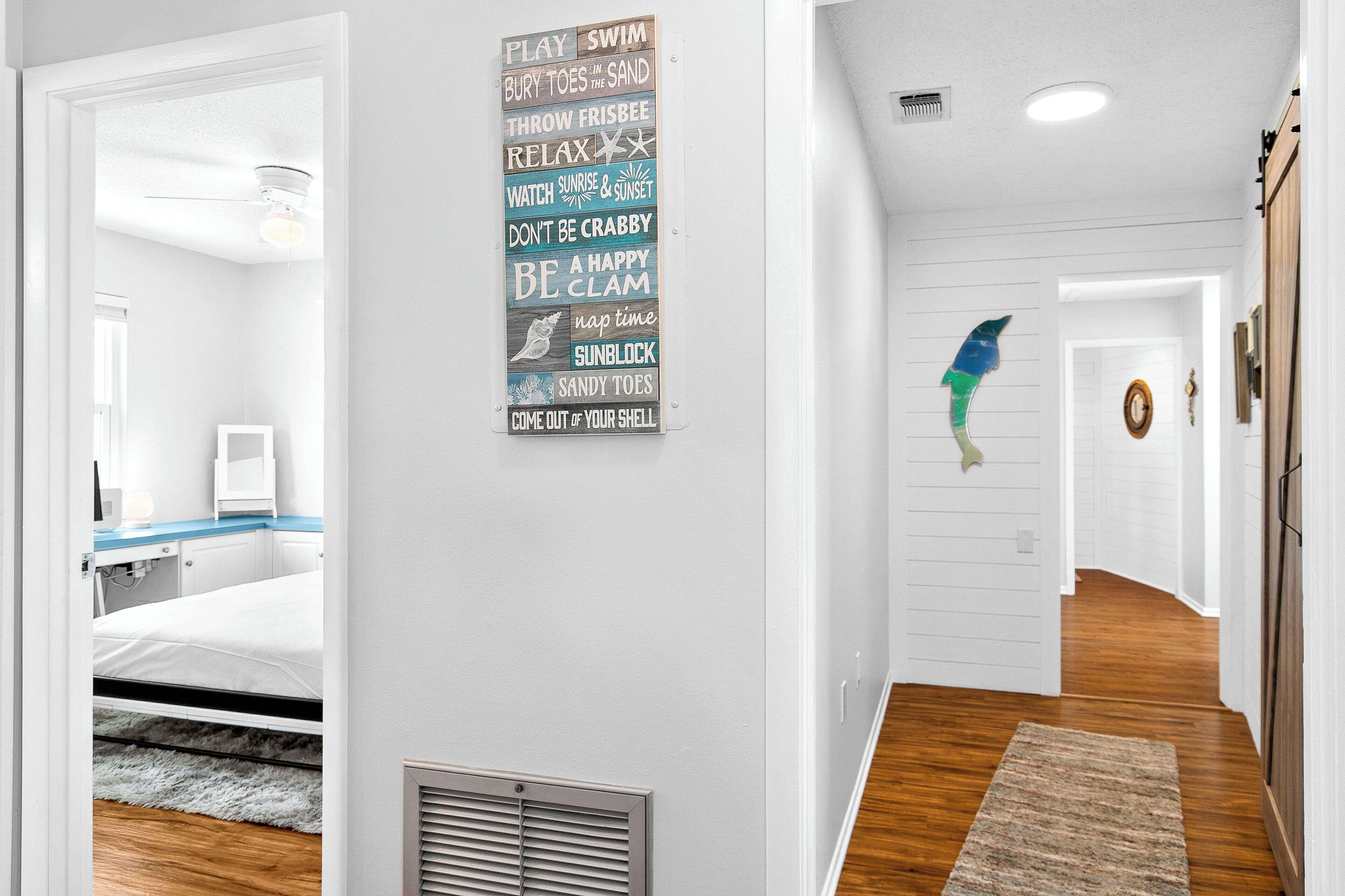 4 slaapkamers, een bureau, een strijkplank/strijkijzer, wifi