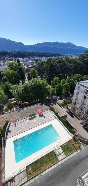 Pool - Studio 28m², avec parking et piscine, centre-ville (Aix-les-Bains)