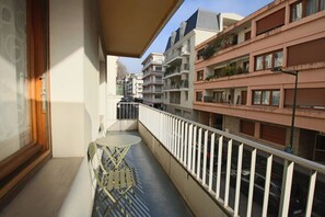 Property grounds - Appartement 55m², 1 chambre, centre-ville, garage (Aix-les-Bains)
