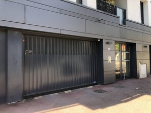 Exterior detail - Appartement T2 45m² 1 chambre, parking, terrasse (Aix-les-Bains)