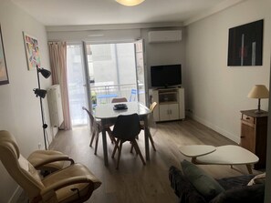 TV - Appartement 58m² 2 chambres, clim, centre-ville (Aix-les-Bains)