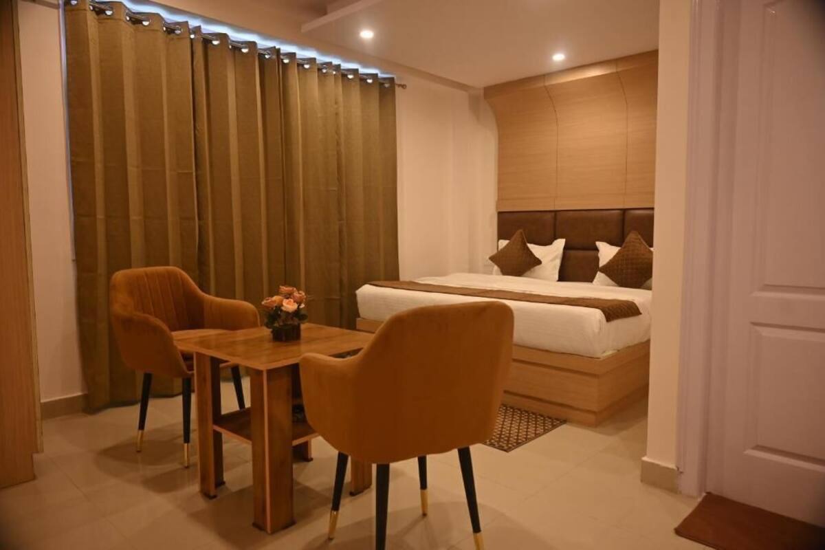 Deluxe Double Room | Free WiFi