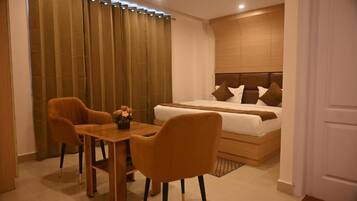 Deluxe Double Room | Free WiFi